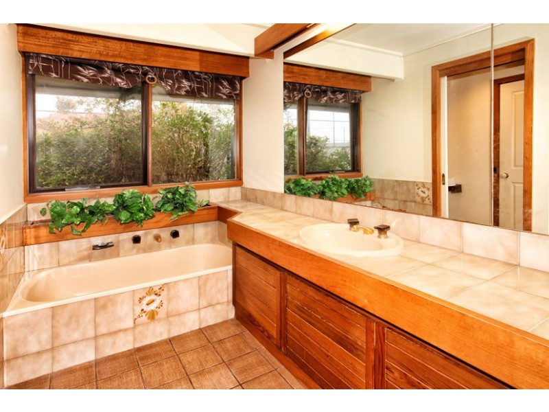 7 Elphinstone Boulevard, Greenvale VIC 3059