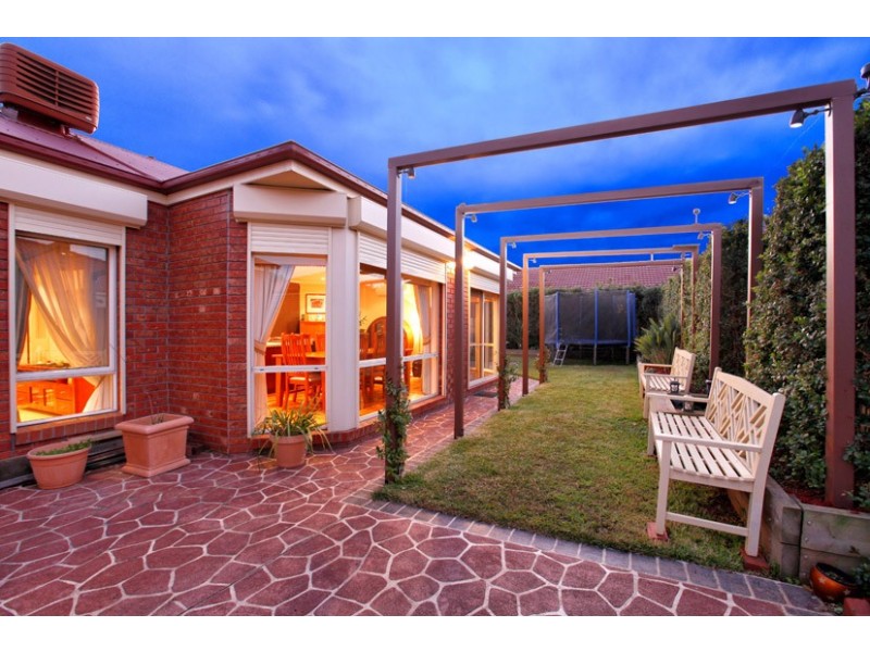 3 Santa Cruz Boulevard, Roxburgh Park VIC 3064