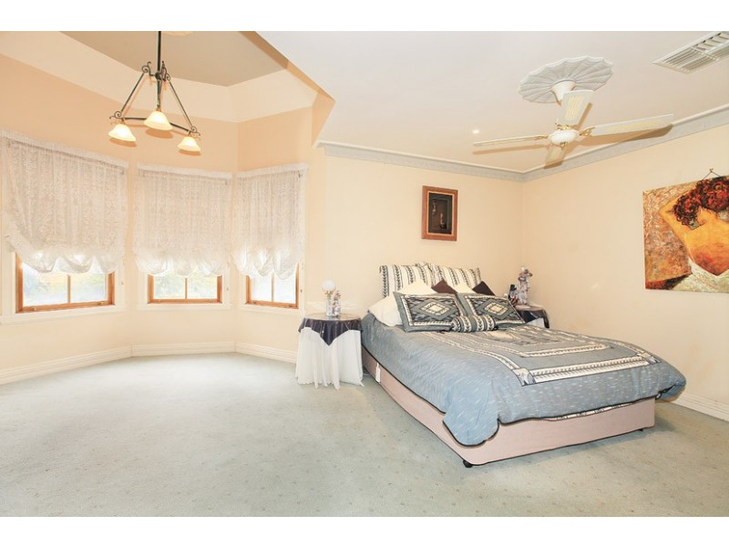 7 McGuire Court, Greenvale VIC 3059