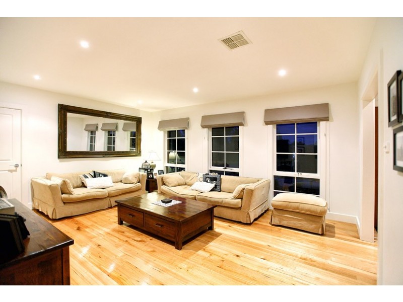 25 Glencairn Drive, Greenvale VIC 3059