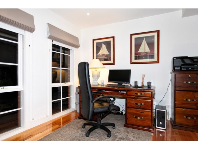 25 Glencairn Drive, Greenvale VIC 3059