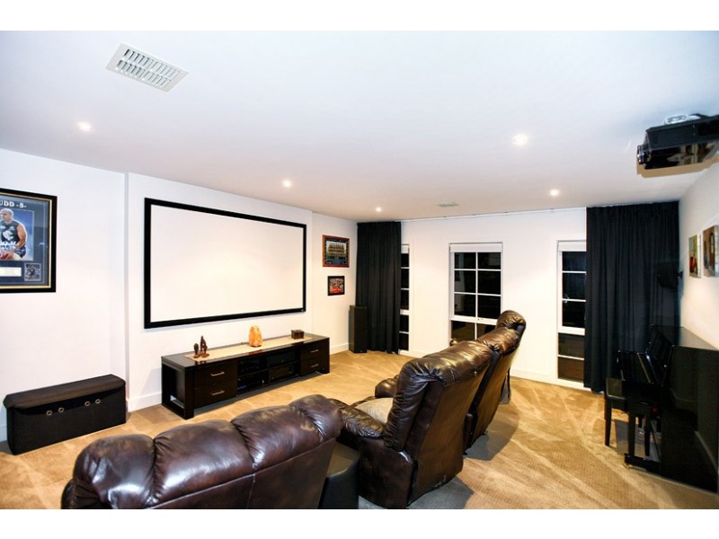 25 Glencairn Drive, Greenvale VIC 3059