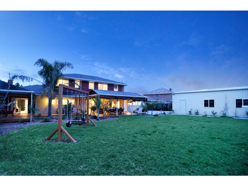 25 Glencairn Drive, Greenvale VIC 3059