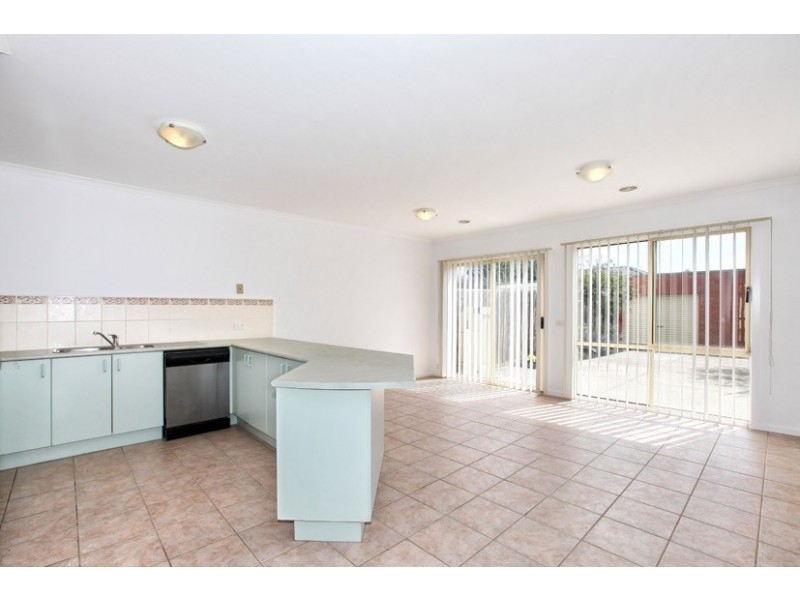 4 Corona Place, Roxburgh Park VIC 3064