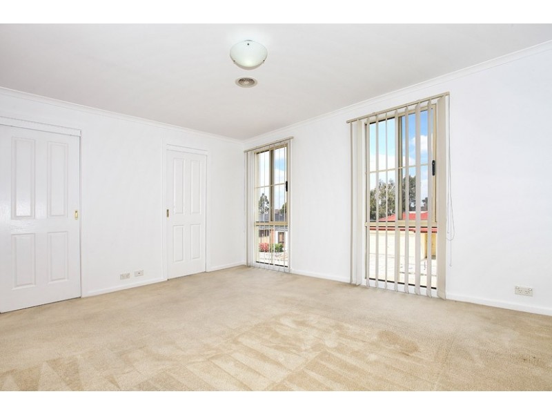 4 Corona Place, Roxburgh Park VIC 3064