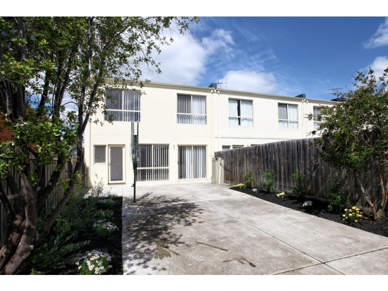 4 Corona Place, Roxburgh Park VIC 3064