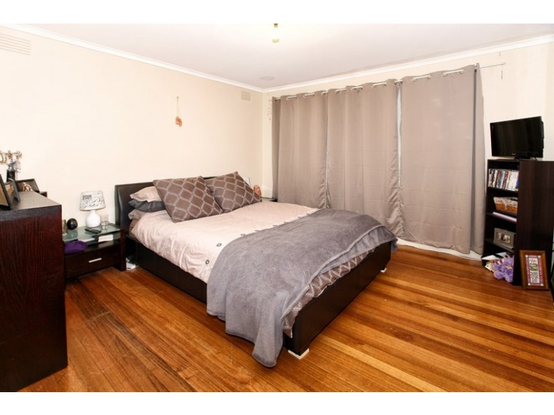 10 Taunton Place, Gladstone Park VIC 3043