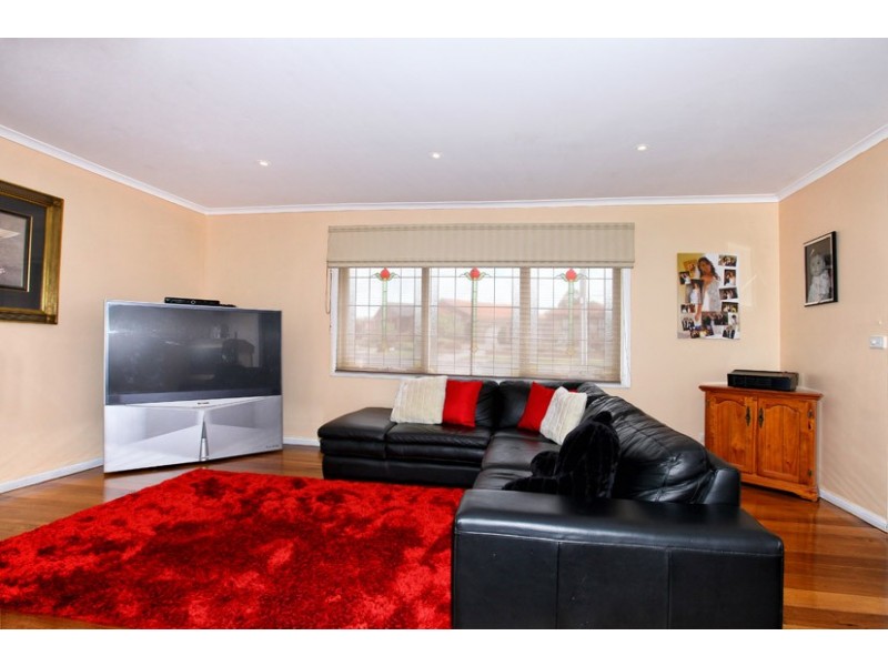 13 Churchill Avenue, Tullamarine VIC 3043