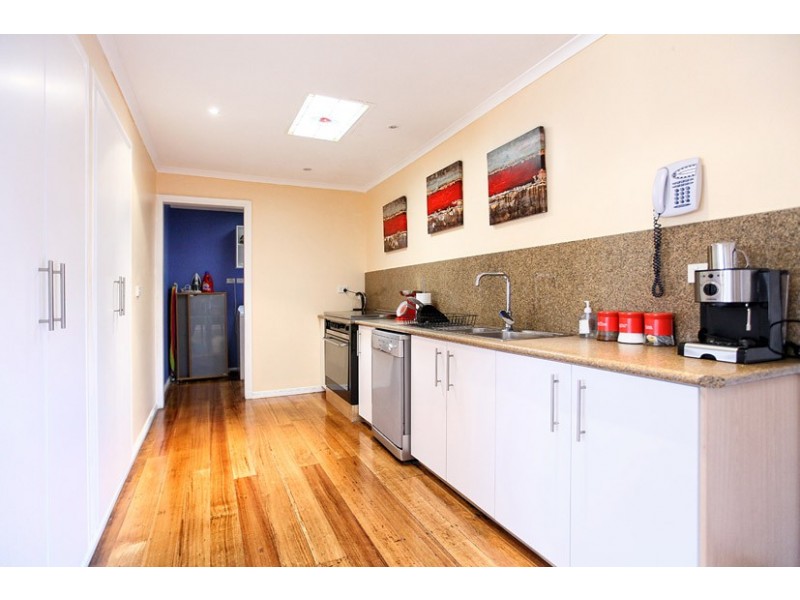 13 Churchill Avenue, Tullamarine VIC 3043