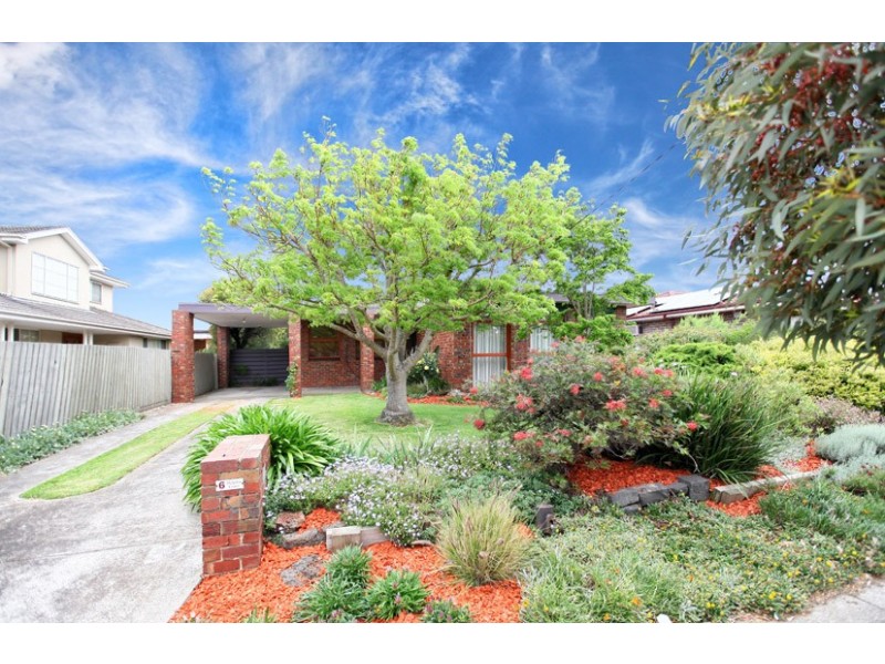 6 Dolphin Court, Gladstone Park VIC 3043