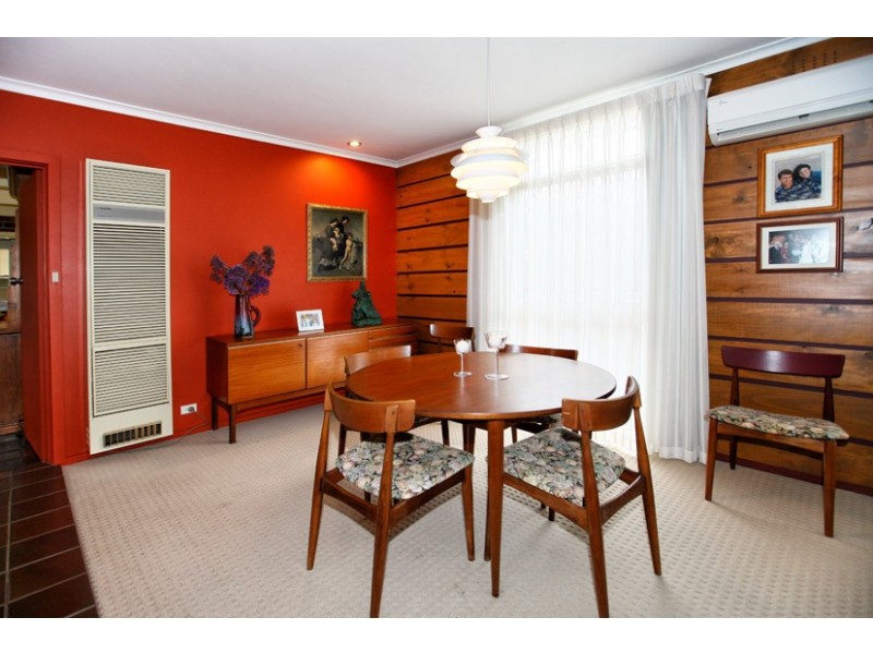 6 Dolphin Court, Gladstone Park VIC 3043