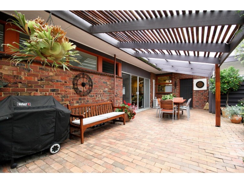 6 Dolphin Court, Gladstone Park VIC 3043