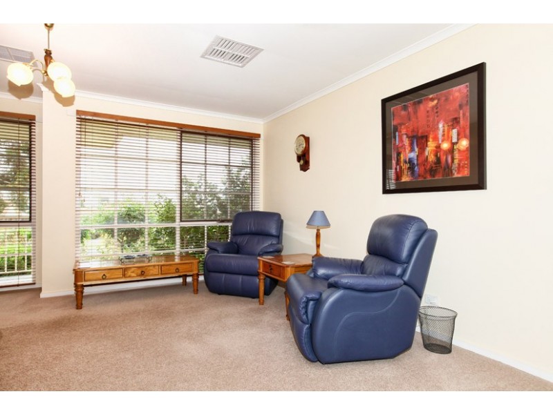 12 Chisholm Avenue, Attwood VIC 3049