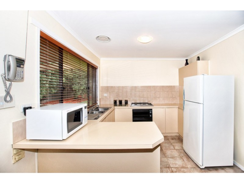 12 Chisholm Avenue, Attwood VIC 3049