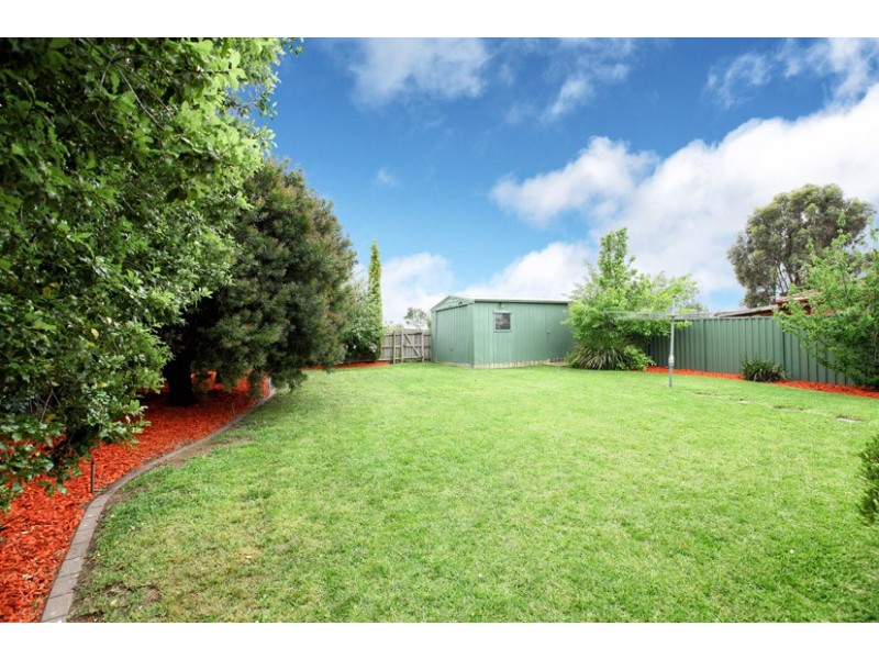 12 Chisholm Avenue, Attwood VIC 3049