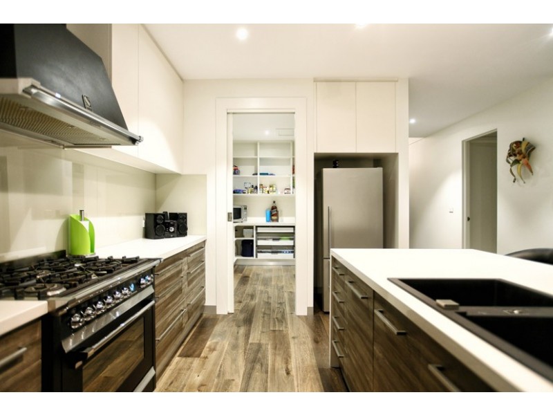 38 Trumpington Terrace, Attwood VIC 3049