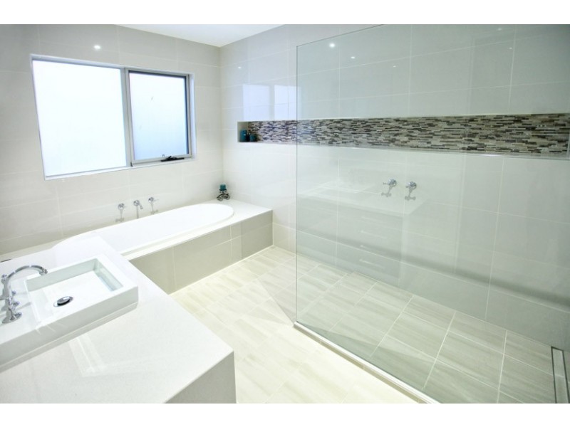 38 Trumpington Terrace, Attwood VIC 3049