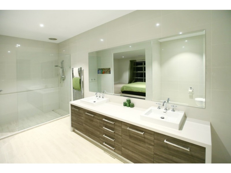 38 Trumpington Terrace, Attwood VIC 3049