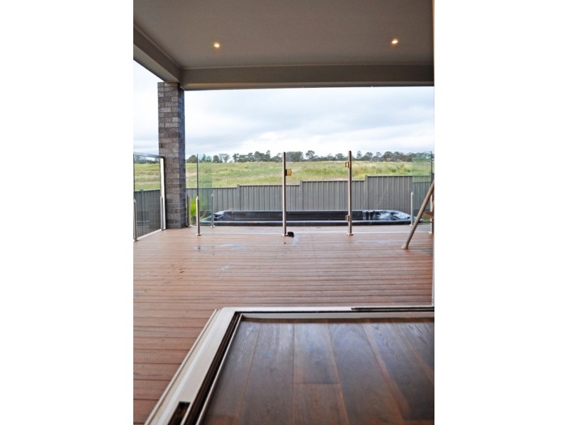 38 Trumpington Terrace, Attwood VIC 3049