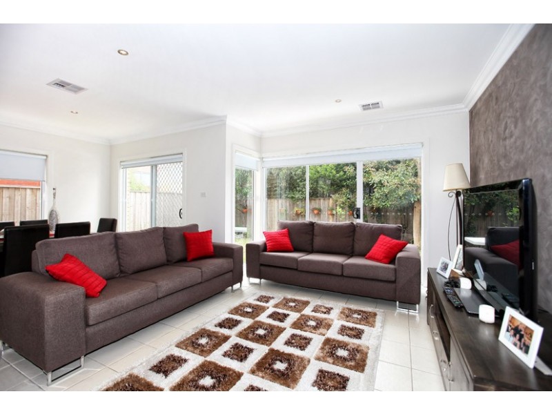 9 Viewbank Circuit, Roxburgh Park VIC 3064