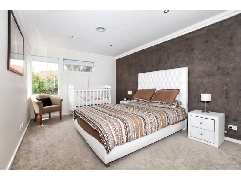 9 Viewbank Circuit, Roxburgh Park VIC 3064