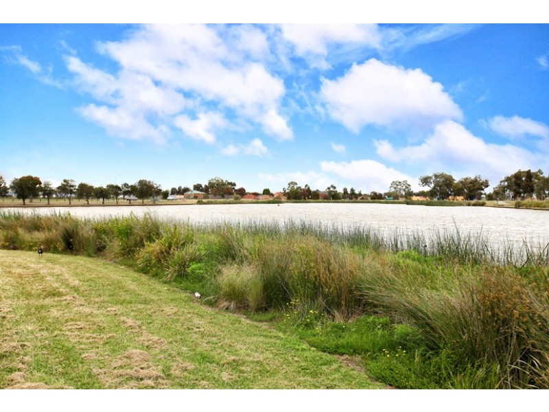 9 Viewbank Circuit, Roxburgh Park VIC 3064