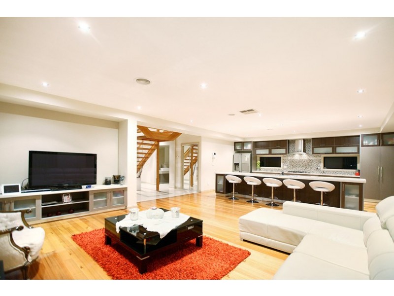 4 Inverie Court, Greenvale VIC 3059