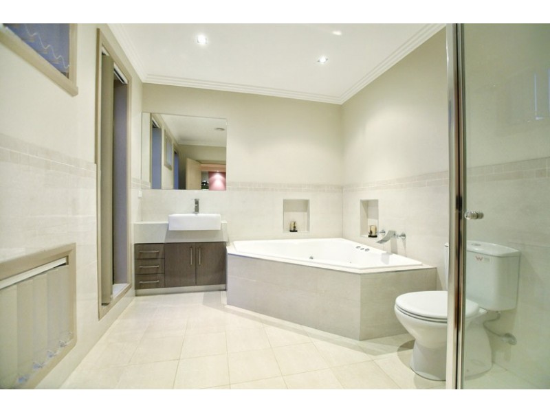 4 Inverie Court, Greenvale VIC 3059