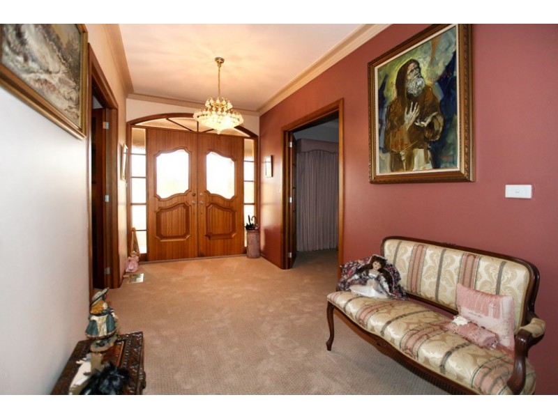 1 Greenock Court, Greenvale VIC 3059