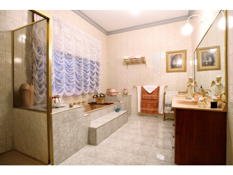 1 Greenock Court, Greenvale VIC 3059