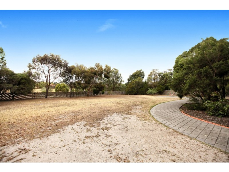 1 Greenock Court, Greenvale VIC 3059