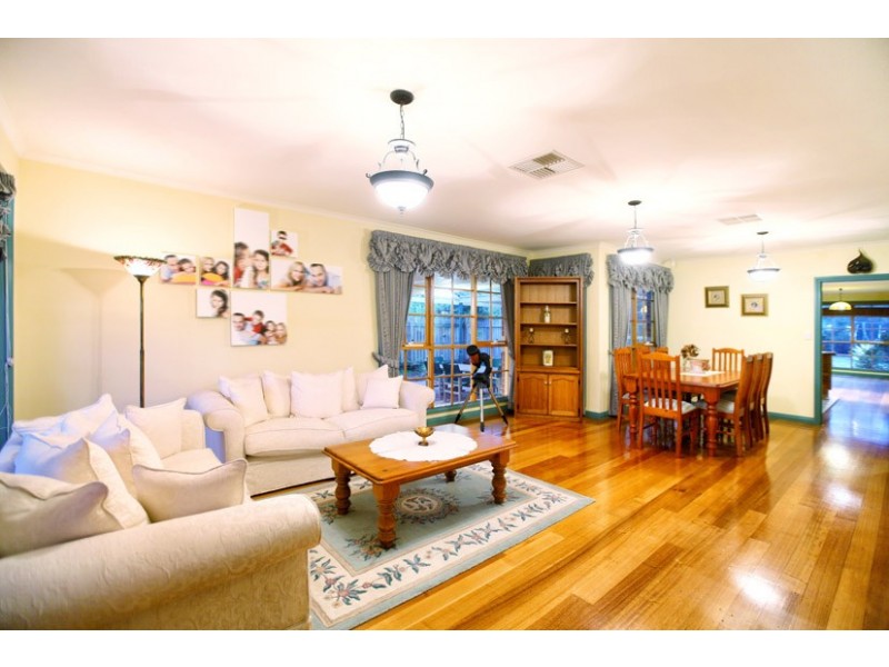 34 Hartley Crescent, Greenvale VIC 3059