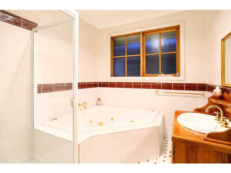 34 Hartley Crescent, Greenvale VIC 3059