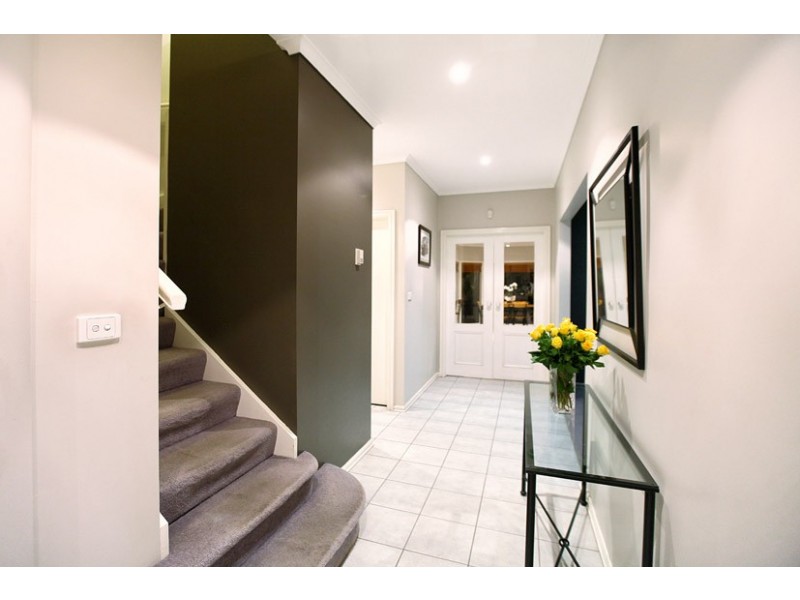 13 Chandos Place, Attwood VIC 3049