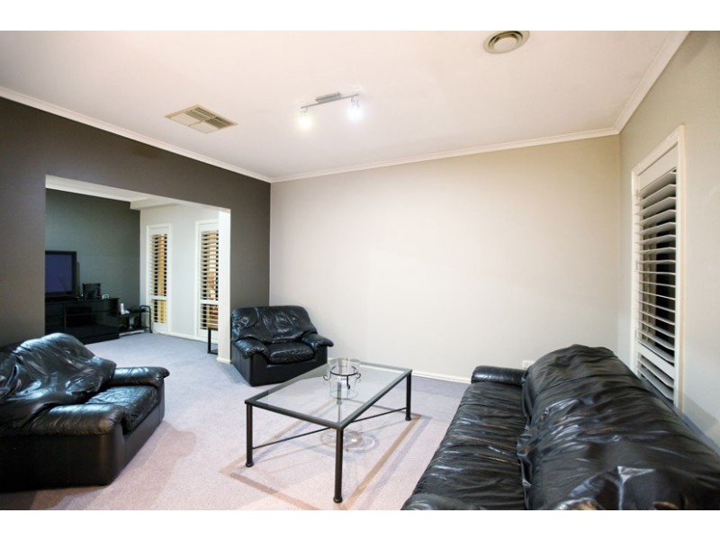 13 Chandos Place, Attwood VIC 3049