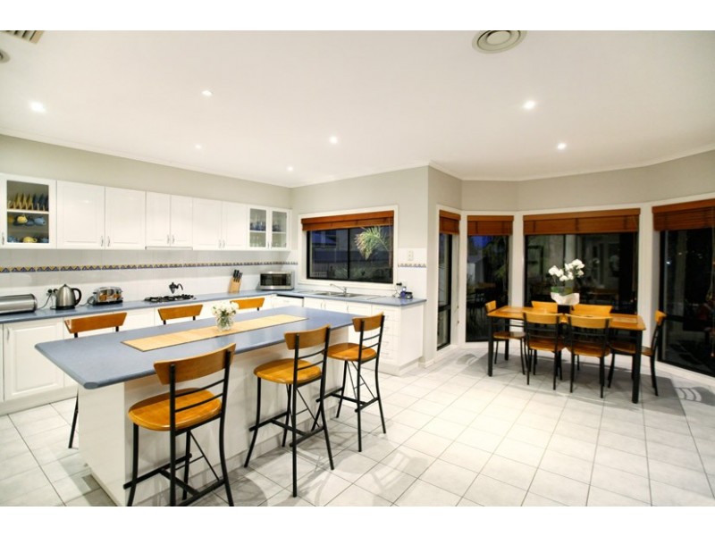 13 Chandos Place, Attwood VIC 3049