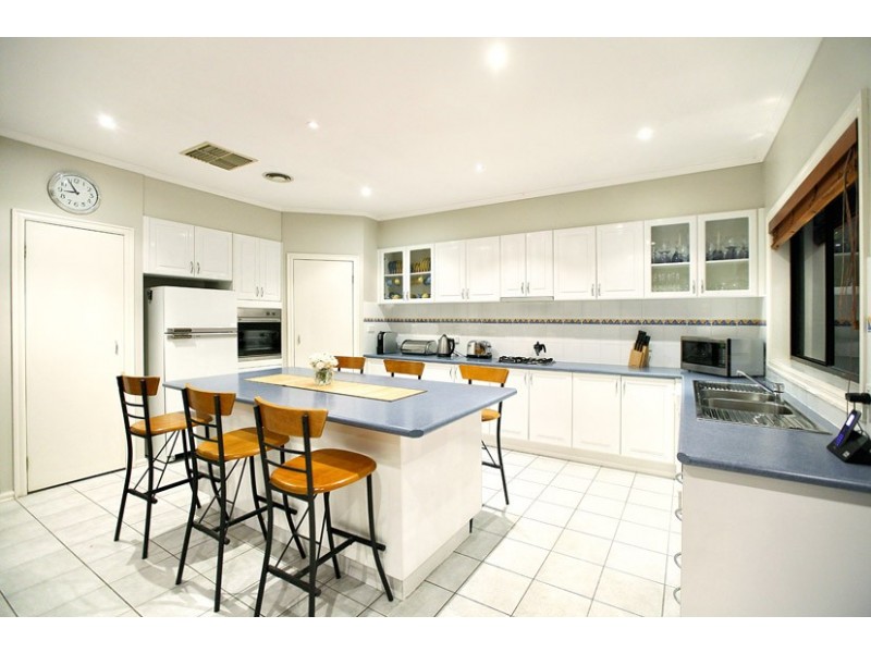 13 Chandos Place, Attwood VIC 3049