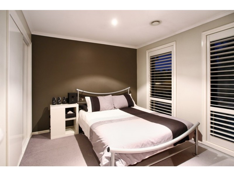 13 Chandos Place, Attwood VIC 3049