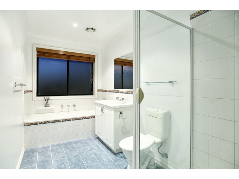 13 Chandos Place, Attwood VIC 3049