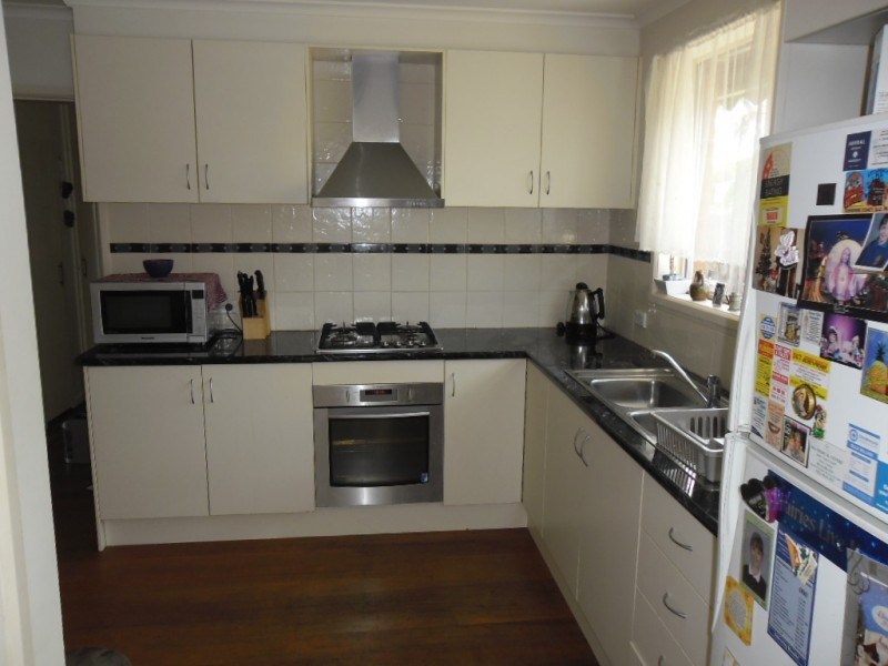 5 Grantley Drive, Gladstone Park VIC 3043