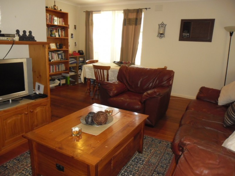 5 Grantley Drive, Gladstone Park VIC 3043