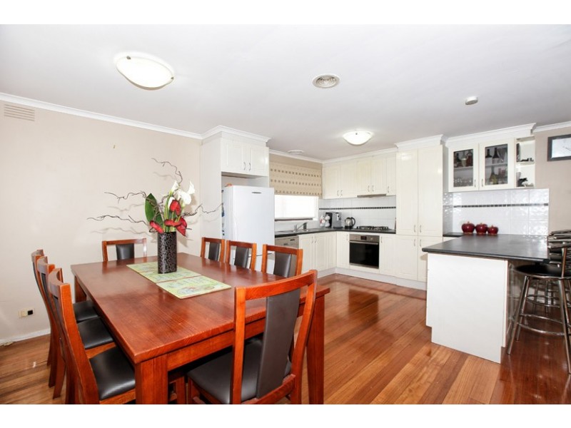 4 Avondale Court, Gladstone Park VIC 3043