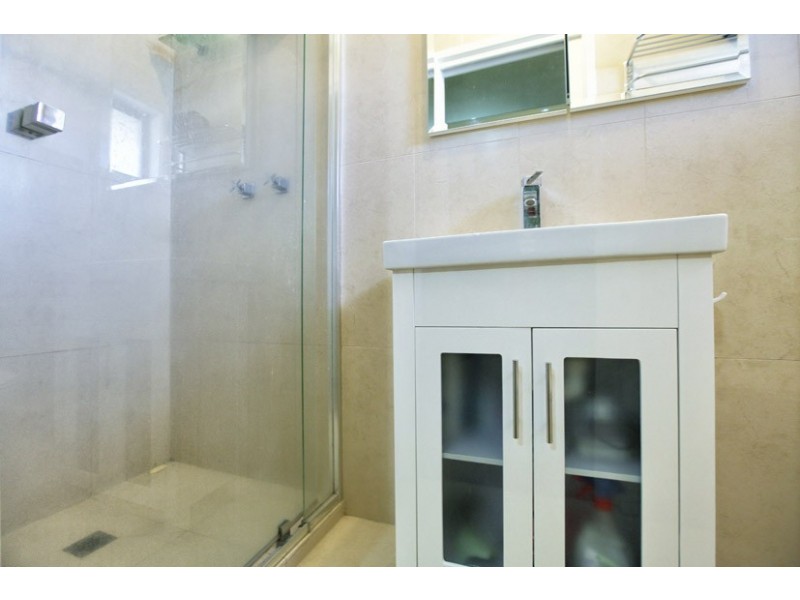 4 Avondale Court, Gladstone Park VIC 3043