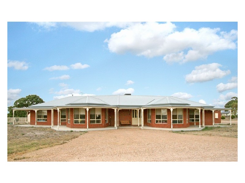 5 Cranesbill Lane, Mickleham VIC 3064