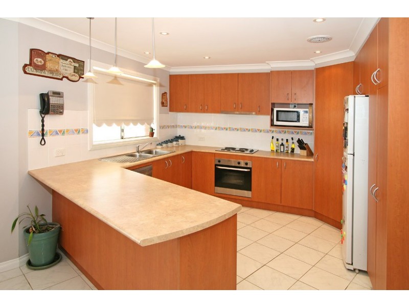 5 Cranesbill Lane, Mickleham VIC 3064
