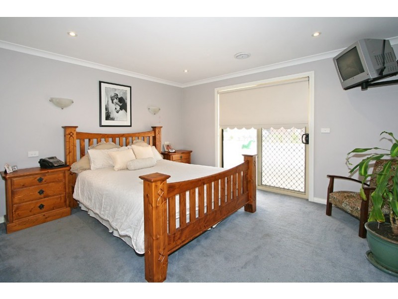 5 Cranesbill Lane, Mickleham VIC 3064