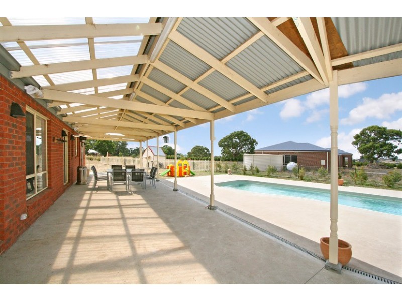 5 Cranesbill Lane, Mickleham VIC 3064