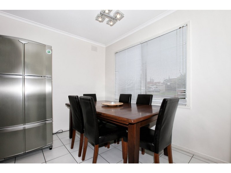 36 Samara Grove, Gladstone Park VIC 3043