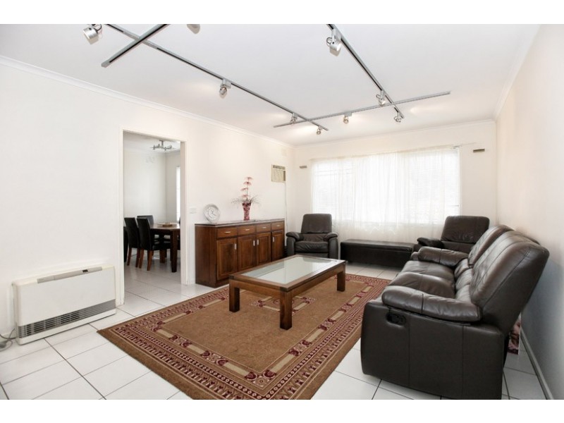 36 Samara Grove, Gladstone Park VIC 3043