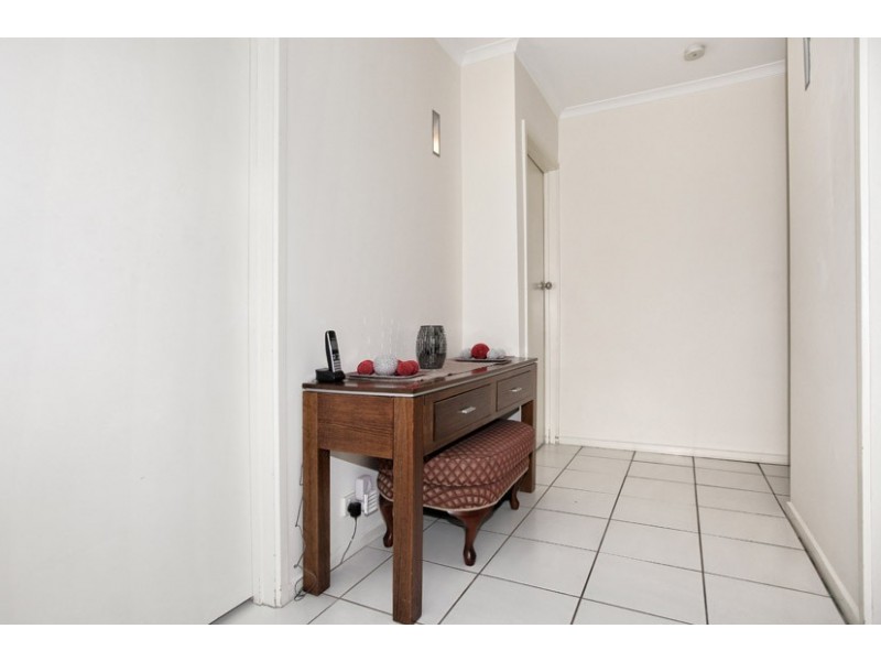 36 Samara Grove, Gladstone Park VIC 3043